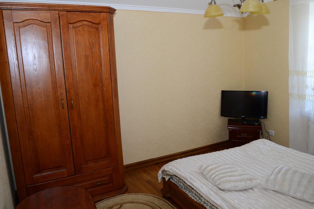 Guesthouse Grand Canyon Kamianets-Podilskyi Quarto foto